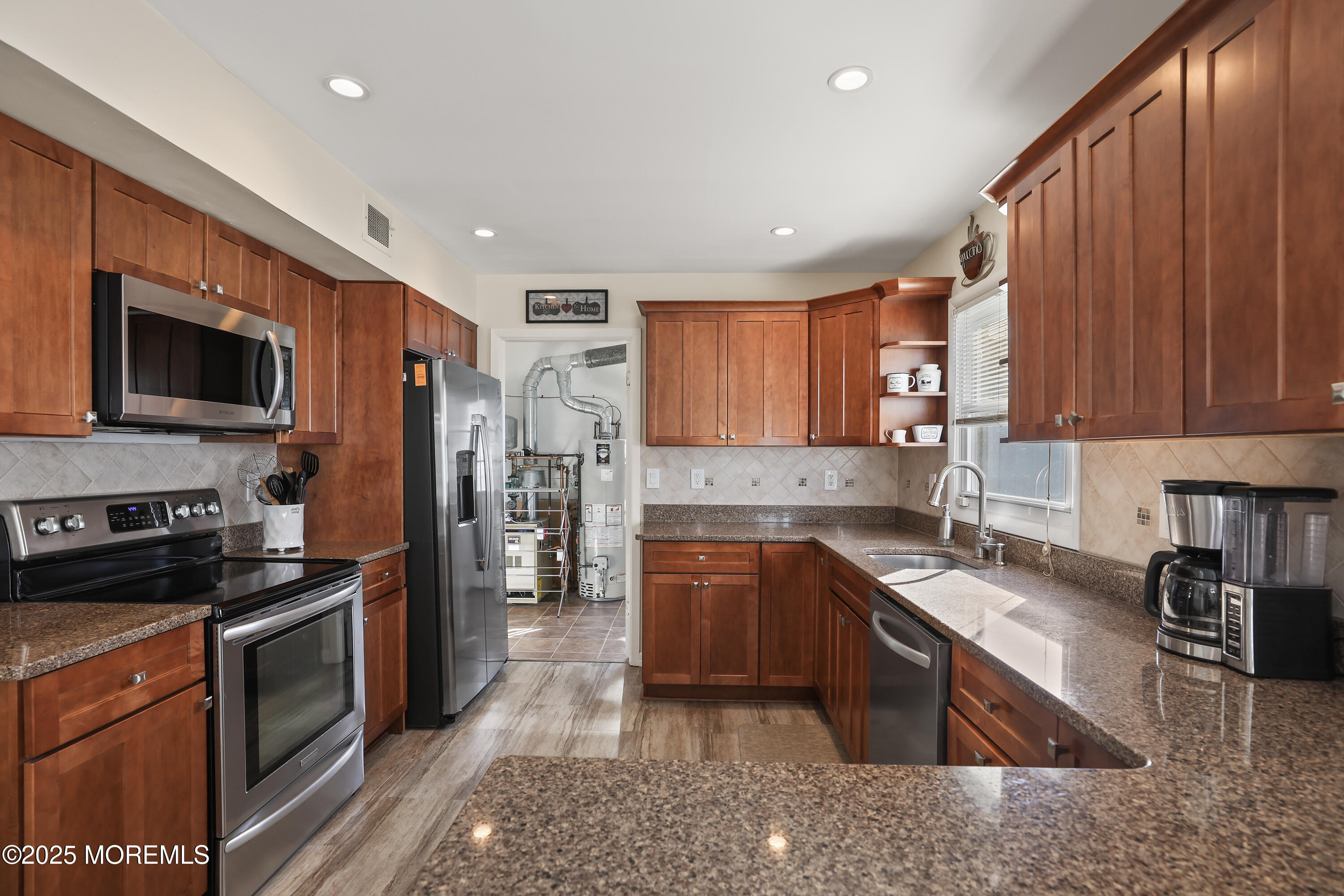 27 Idolstone Lane, Aberdeen, New Jersey image 4
