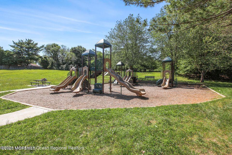 27 Idolstone Lane, Aberdeen, New Jersey image 24