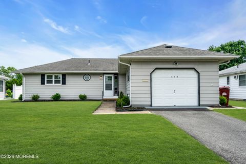 Homes For Rent - 510 Jamaica Boulevard<br/> Toms River, NJ 08757
