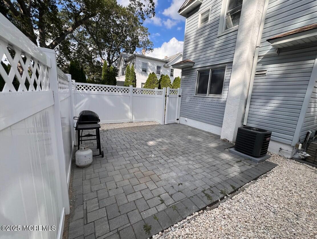 605 1/2 Fletcher Lake Avenue