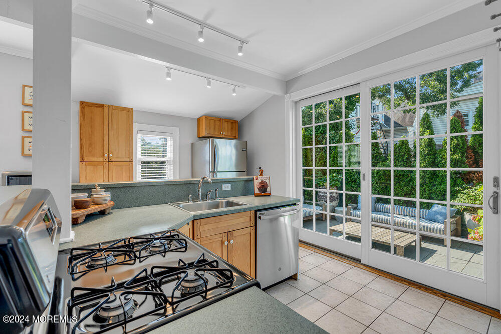 904 Emory Street, Asbury Park, New Jersey image 9