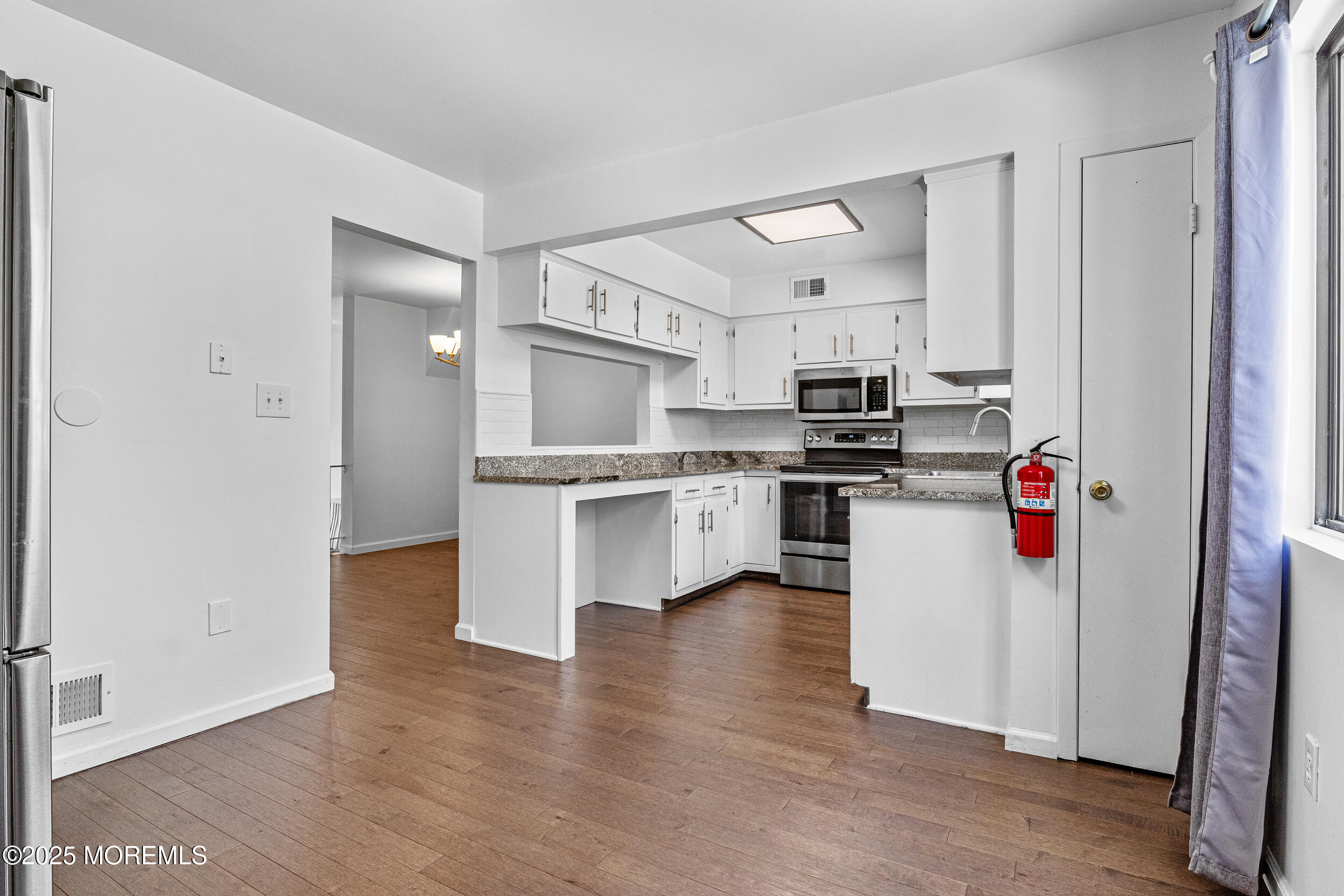 523 Clubhouse Drive, Middletown, New Jersey image 15