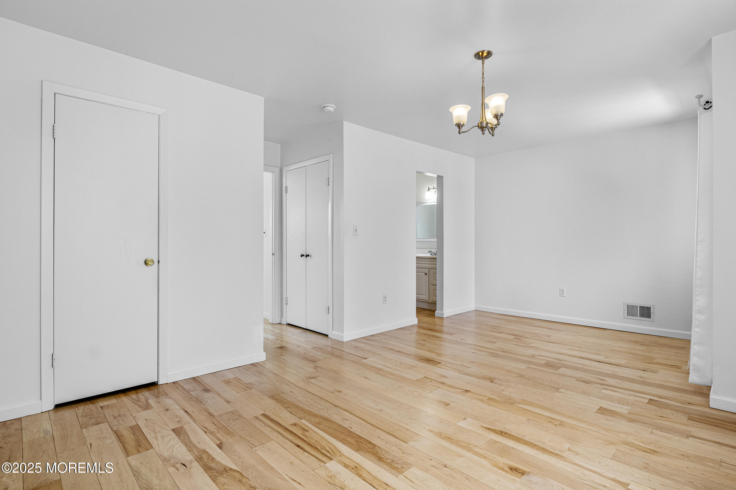 523 Clubhouse Drive, Middletown, New Jersey image 20
