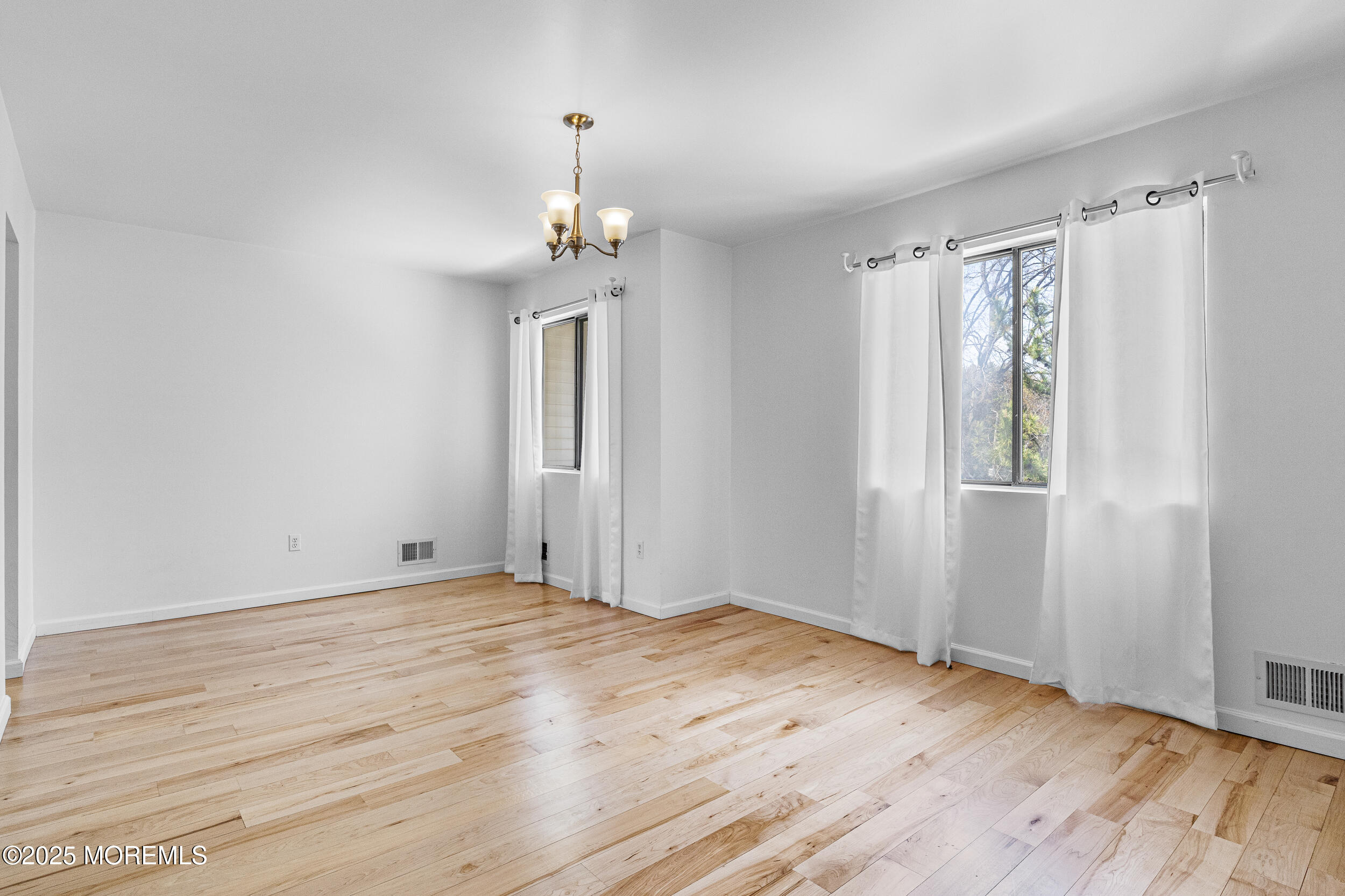 523 Clubhouse Drive, Middletown, New Jersey image 19