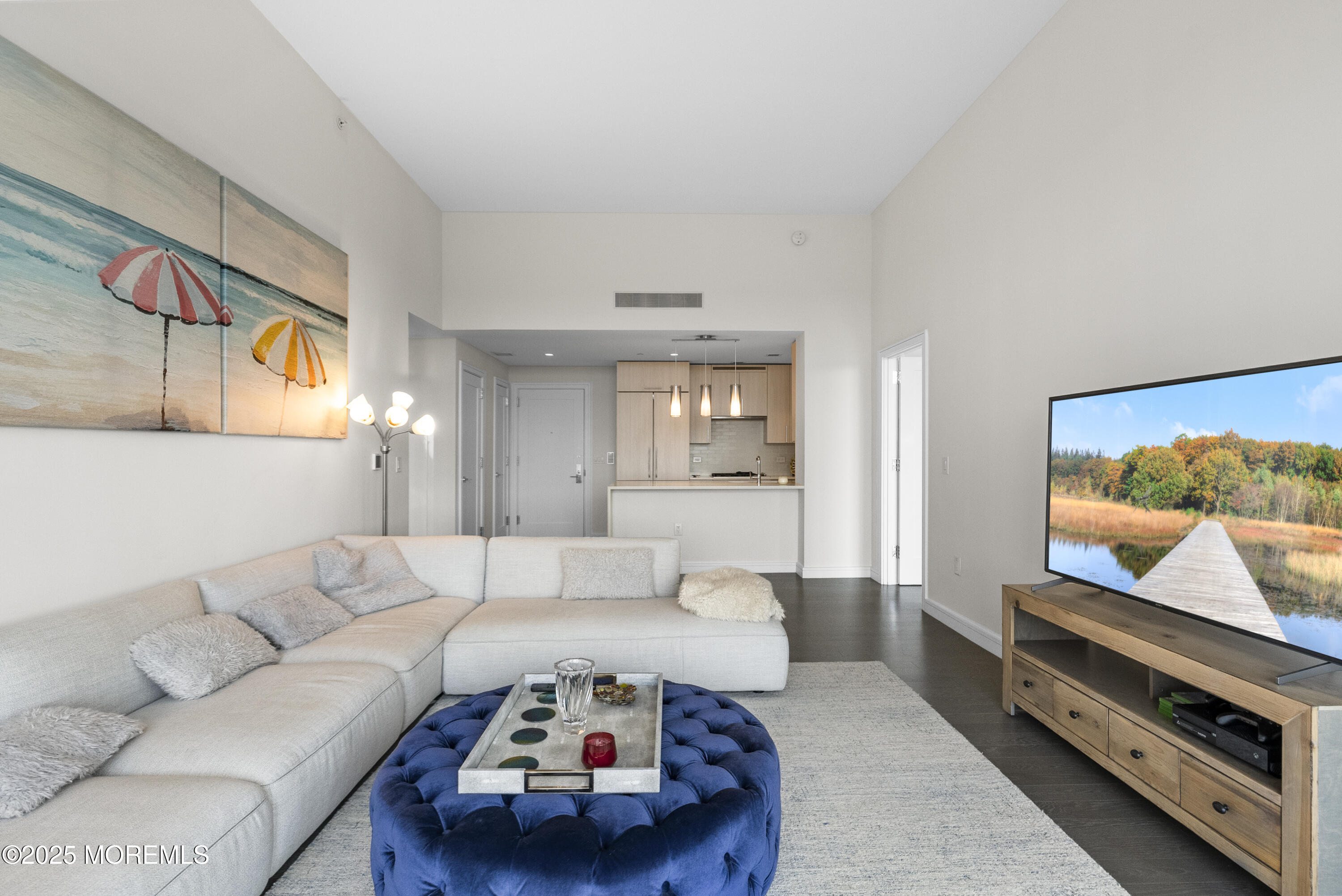 15 Morris Avenue 618