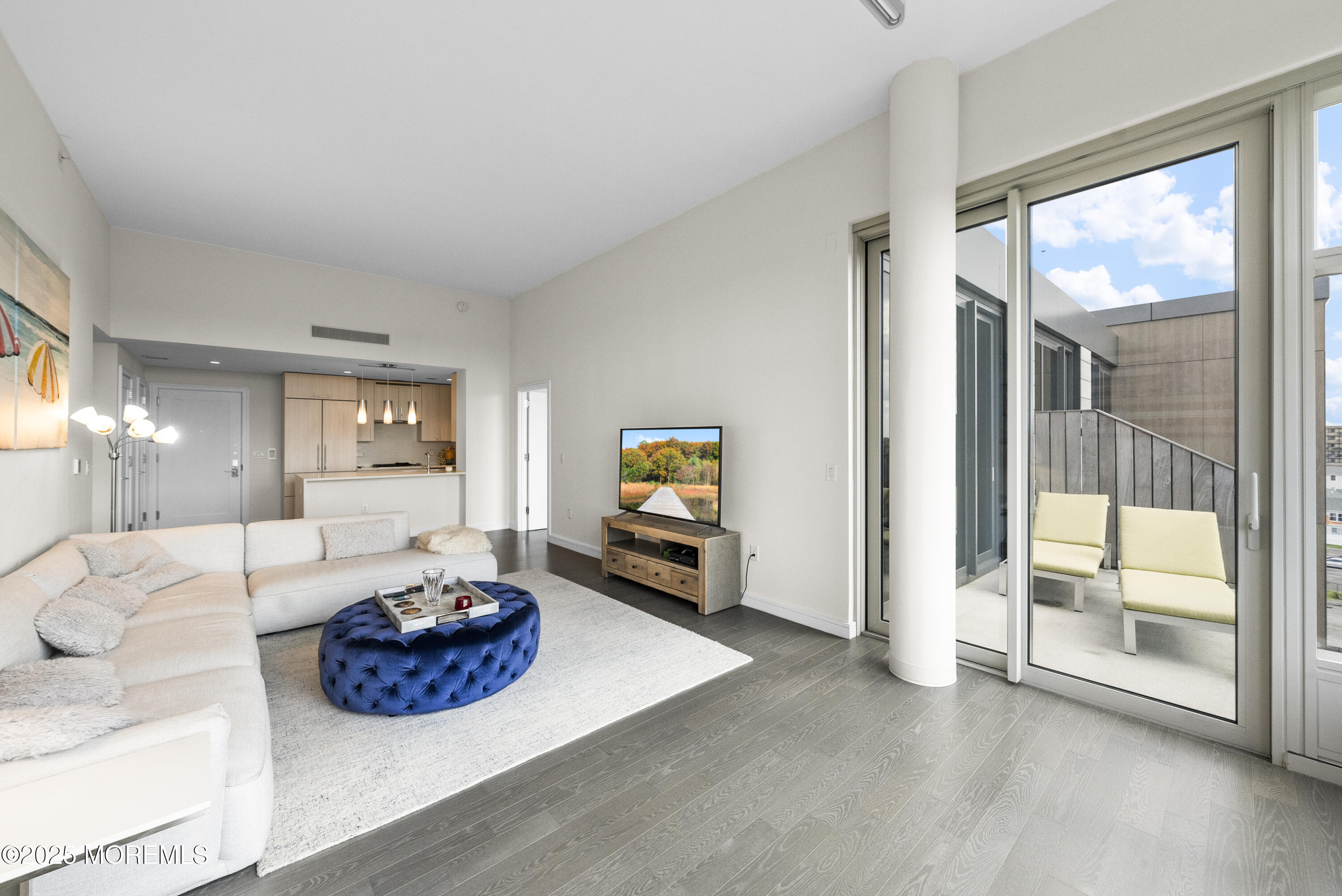 15 Morris Avenue 618