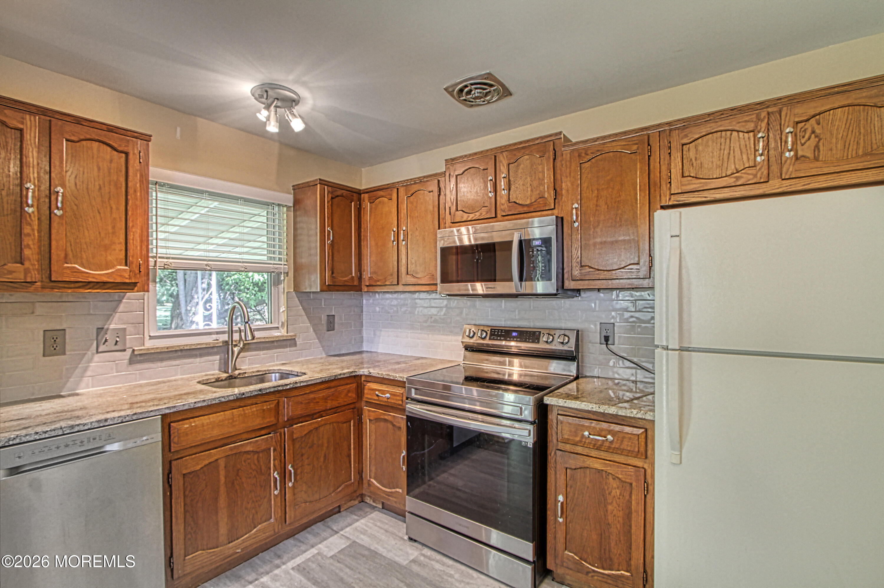 16 Hudson Parkway
