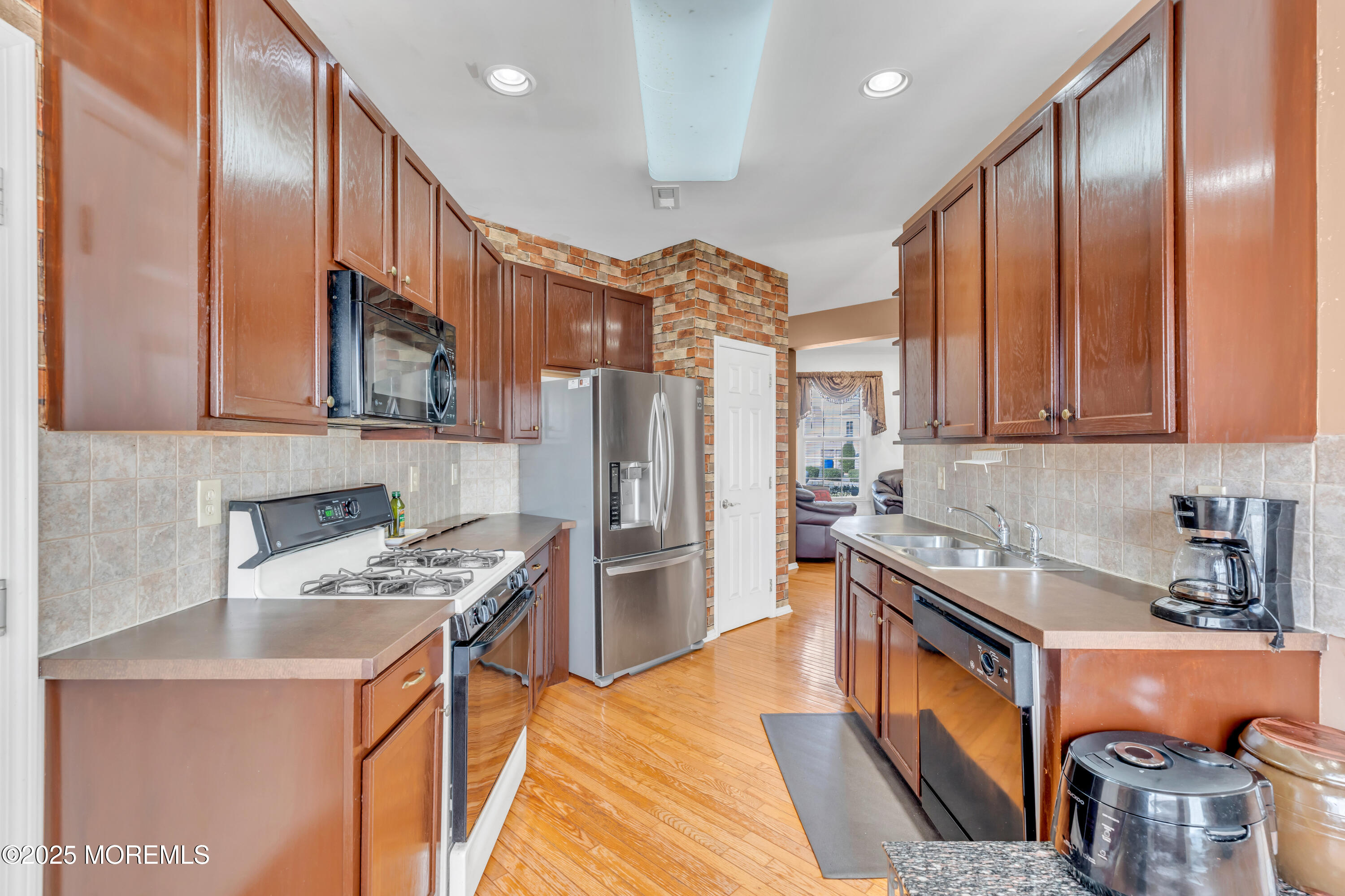 1 Kushnetki Road, Parlin, New Jersey image 18
