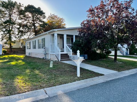 Mobile Home For Sale - 915 Oak Ridge Terrace<br/> Manchester, NJ 08759