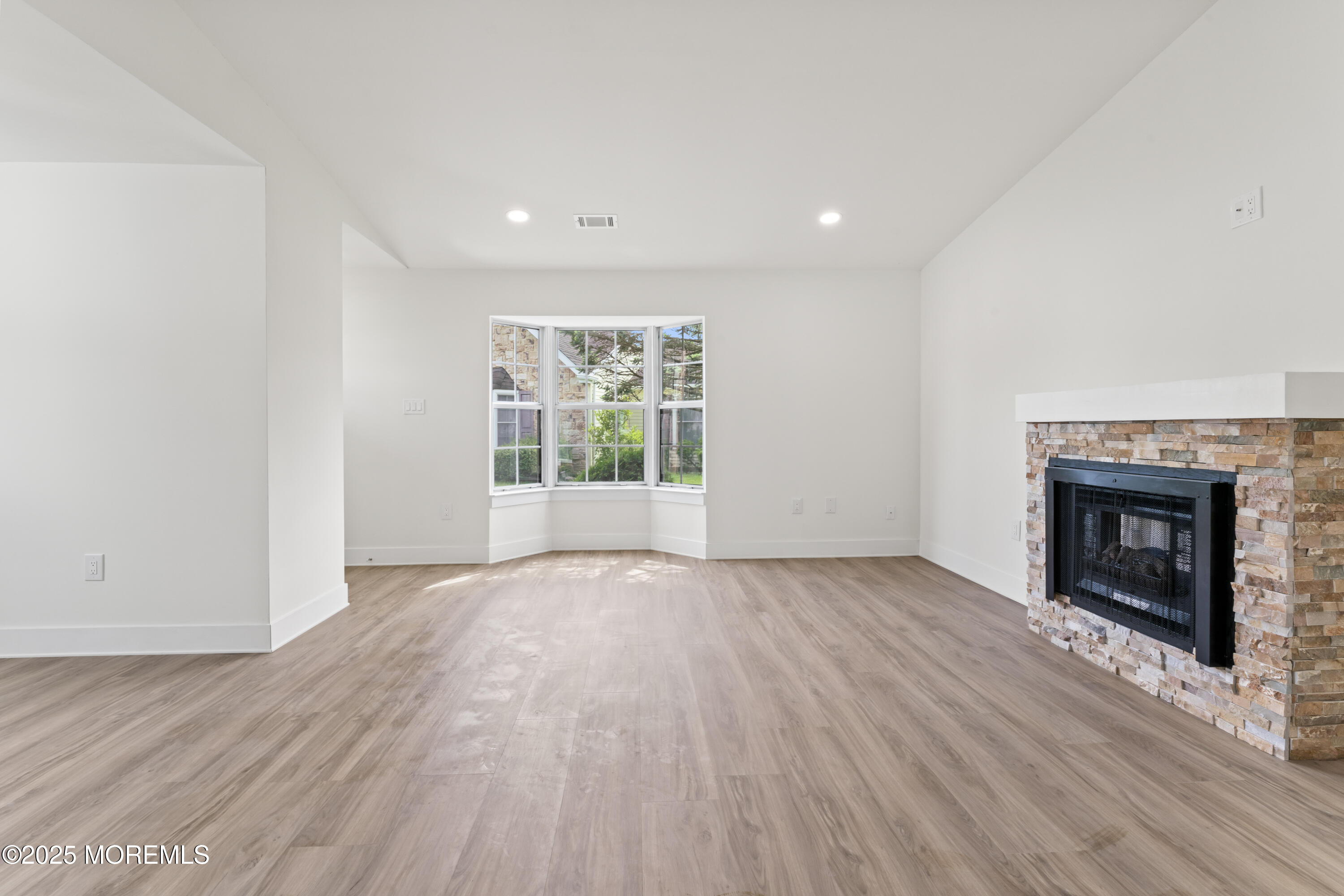 5 Ivy Ridge Close 1000