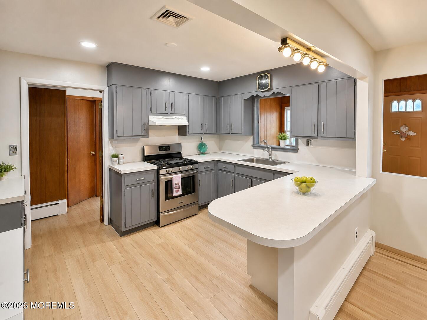 2412 Hemlock Lane