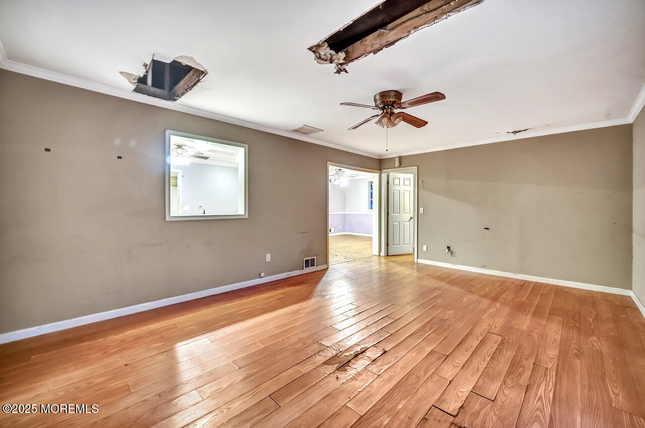 577 Lloyd Road, Toms River, New Jersey image 12
