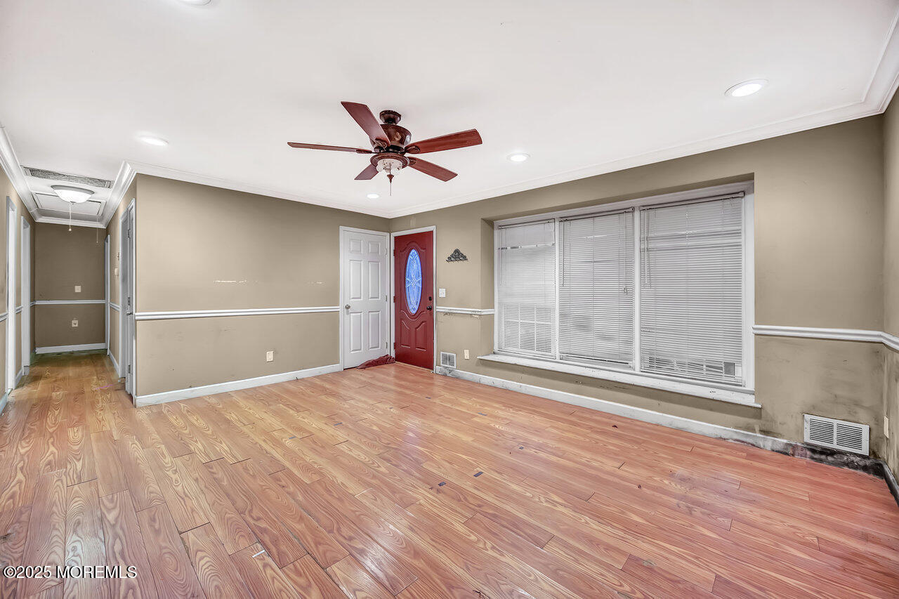 577 Lloyd Road, Toms River, New Jersey image 3