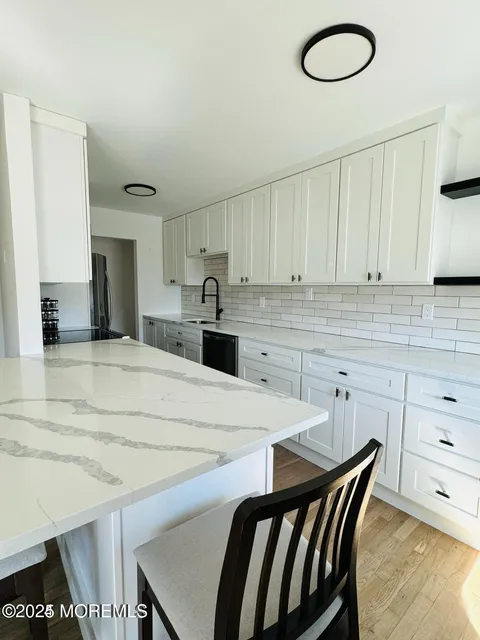 MLS: 22513254
