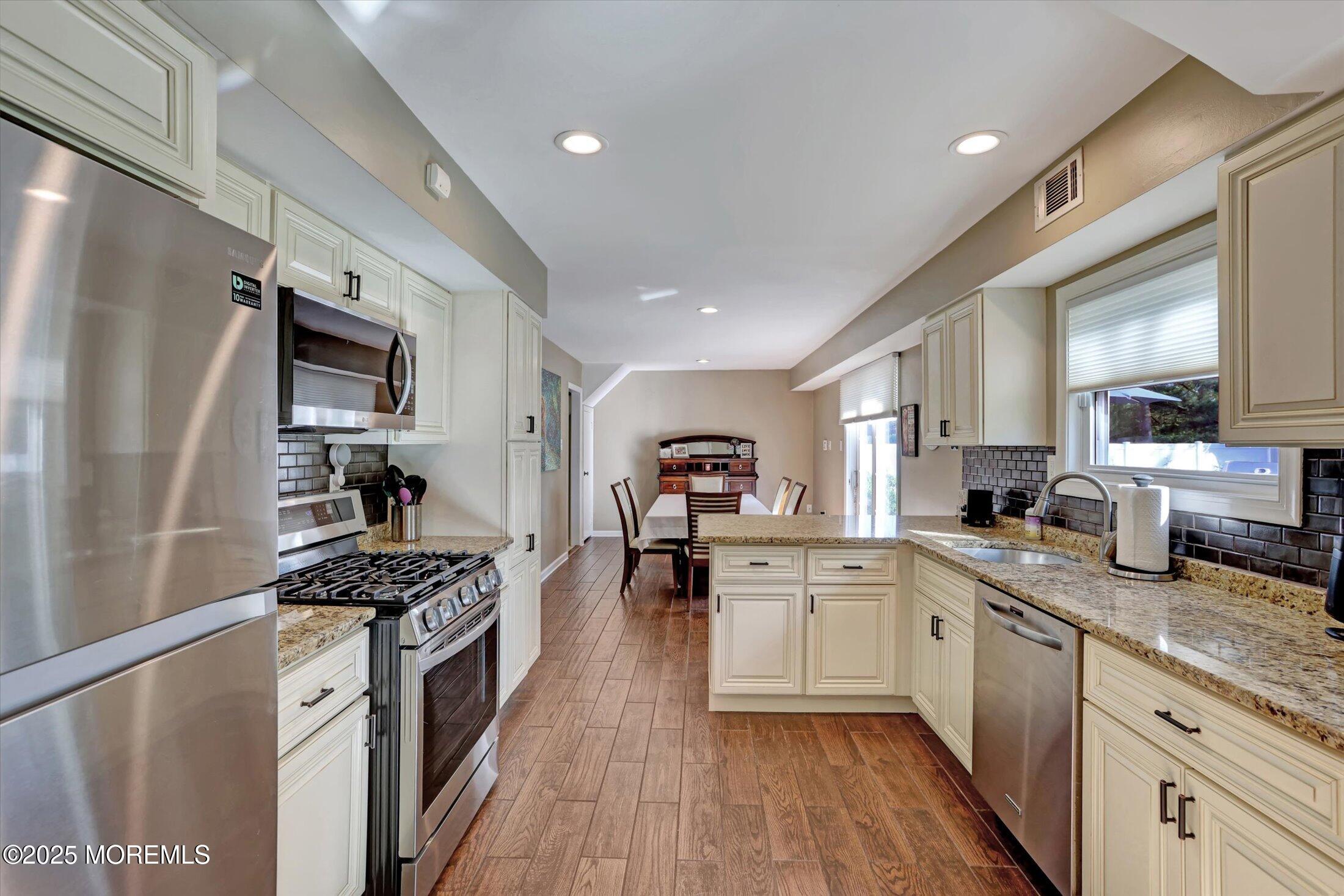 49 Knox Lane, Manalapan, New Jersey image 17