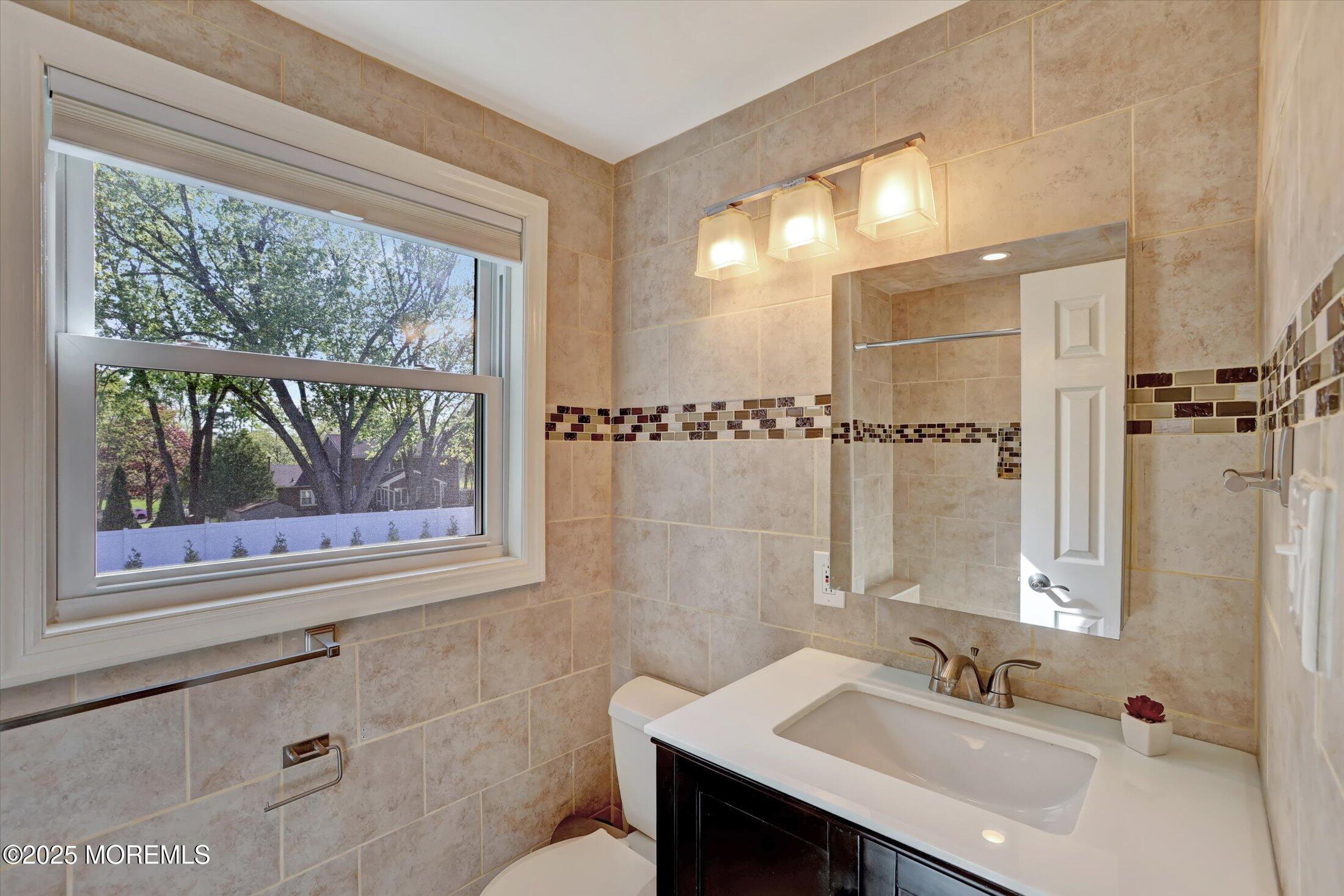 49 Knox Lane, Manalapan, New Jersey image 23
