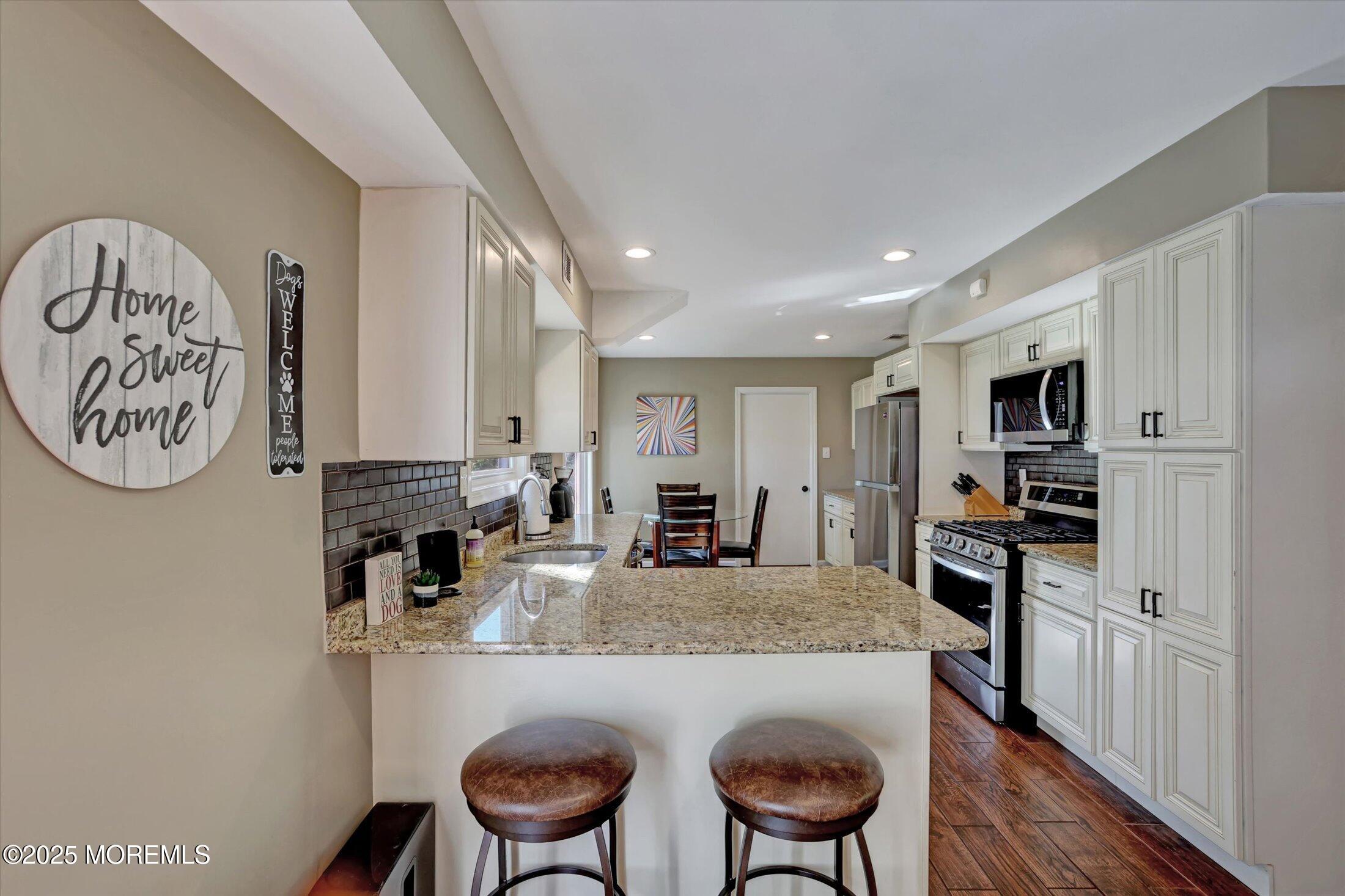 49 Knox Lane, Manalapan, New Jersey image 16