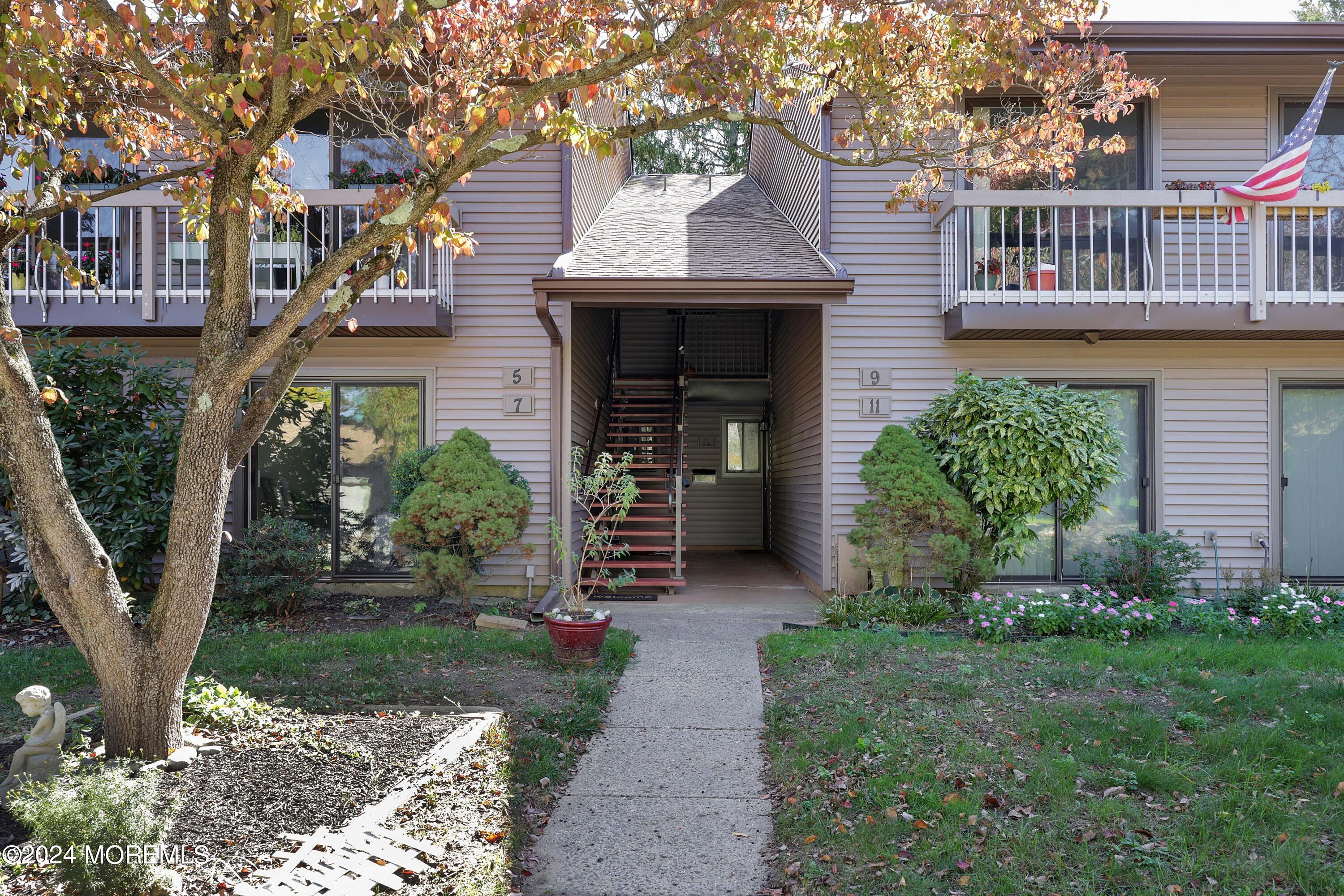 7 Claremont Court, Red Bank, New Jersey image 4