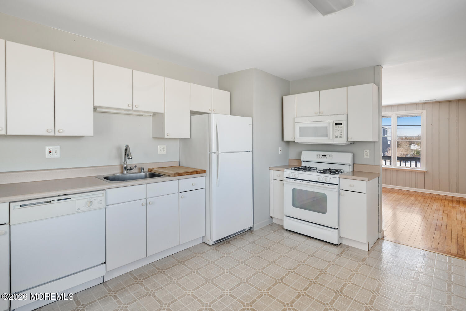 Barnegat Light, New Jersey, 08006, United States, 3 Bedrooms Bedrooms, ,2 BathroomsBathrooms,Residential,Active,2016688