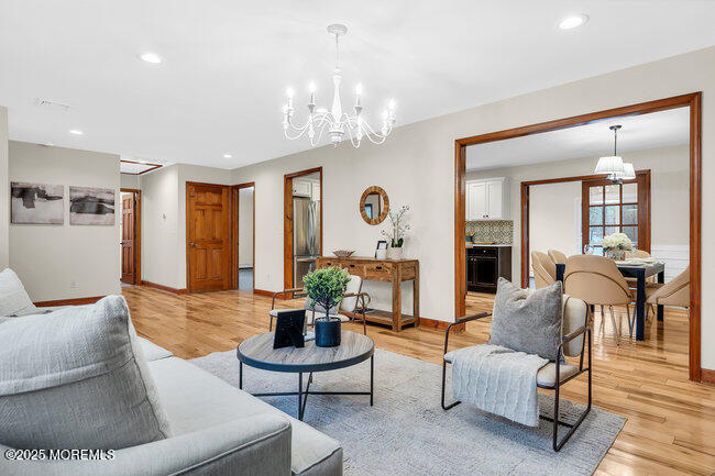 592 Whitecomb Street