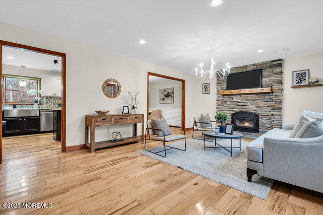 592 Whitecomb Street