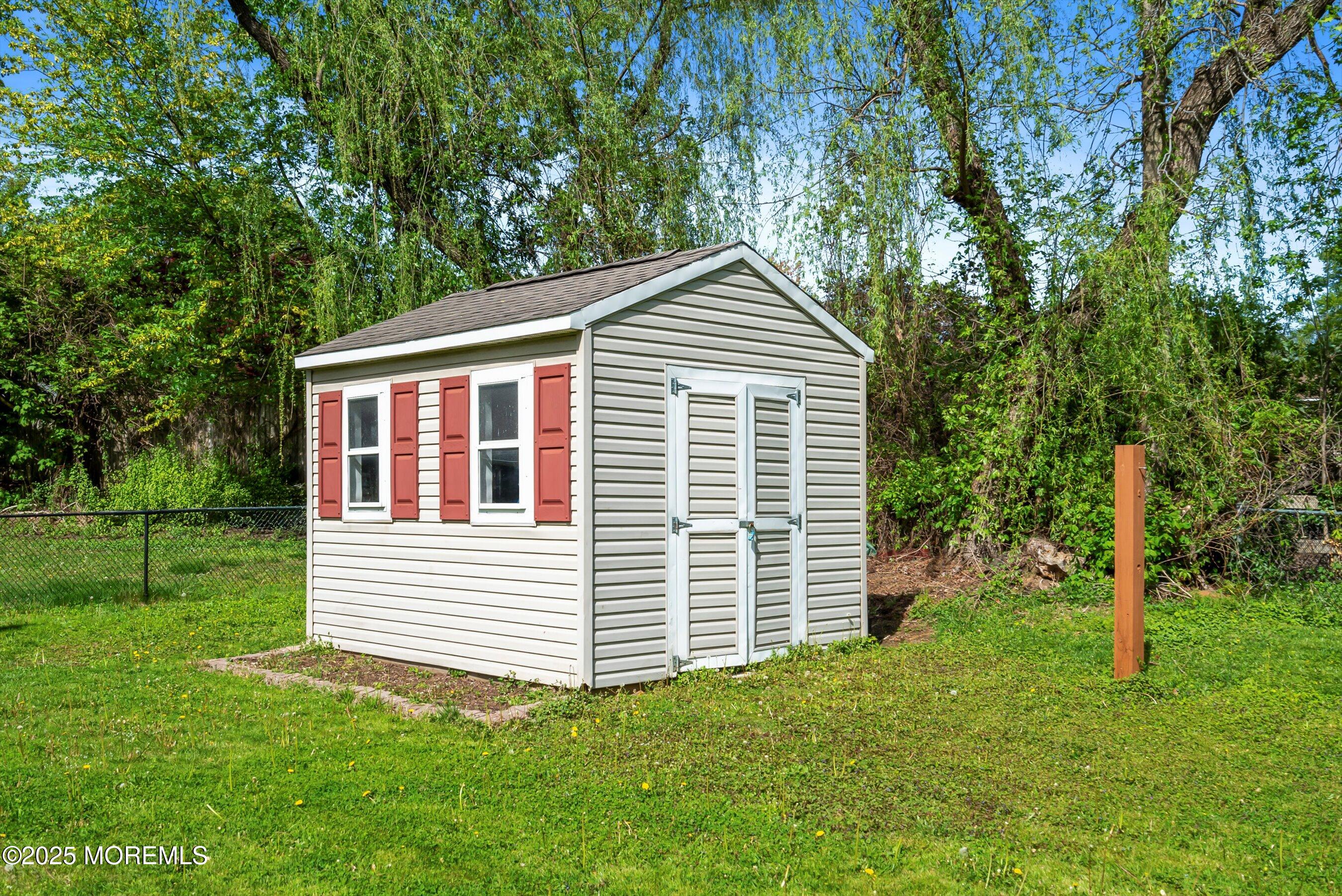 601 East Road, Middletown, New Jersey image 36