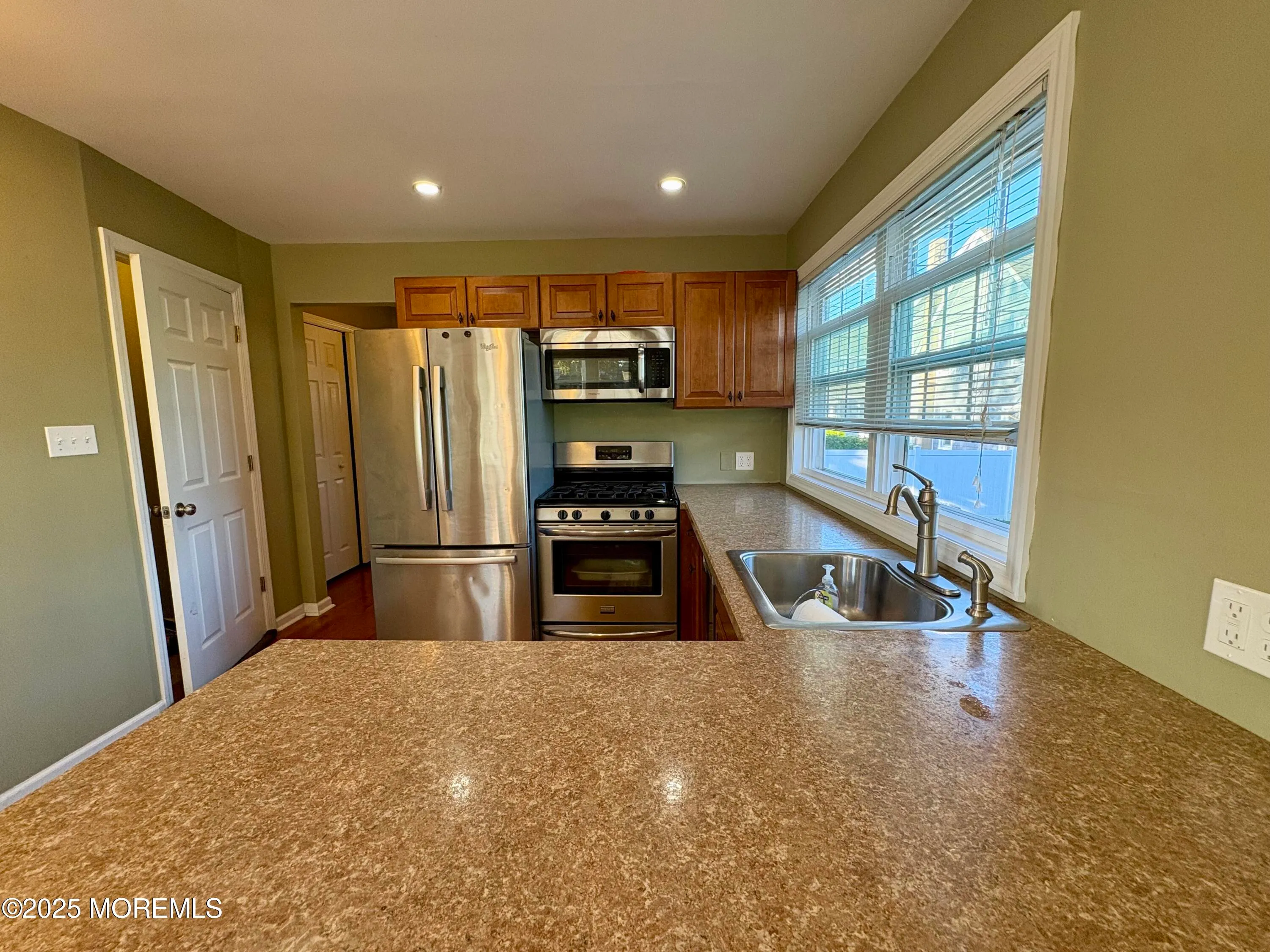 Belmar, New Jersey 07719, United States, 2 Bedrooms Bedrooms, ,2 BathroomsBathrooms,Residential,Active,190676