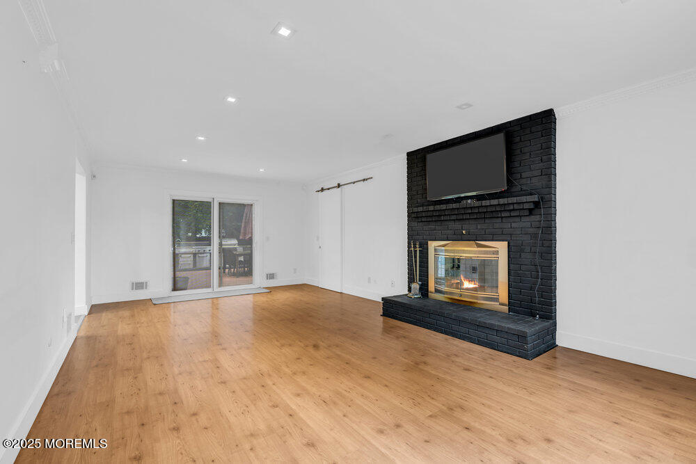 16 Redfern Road