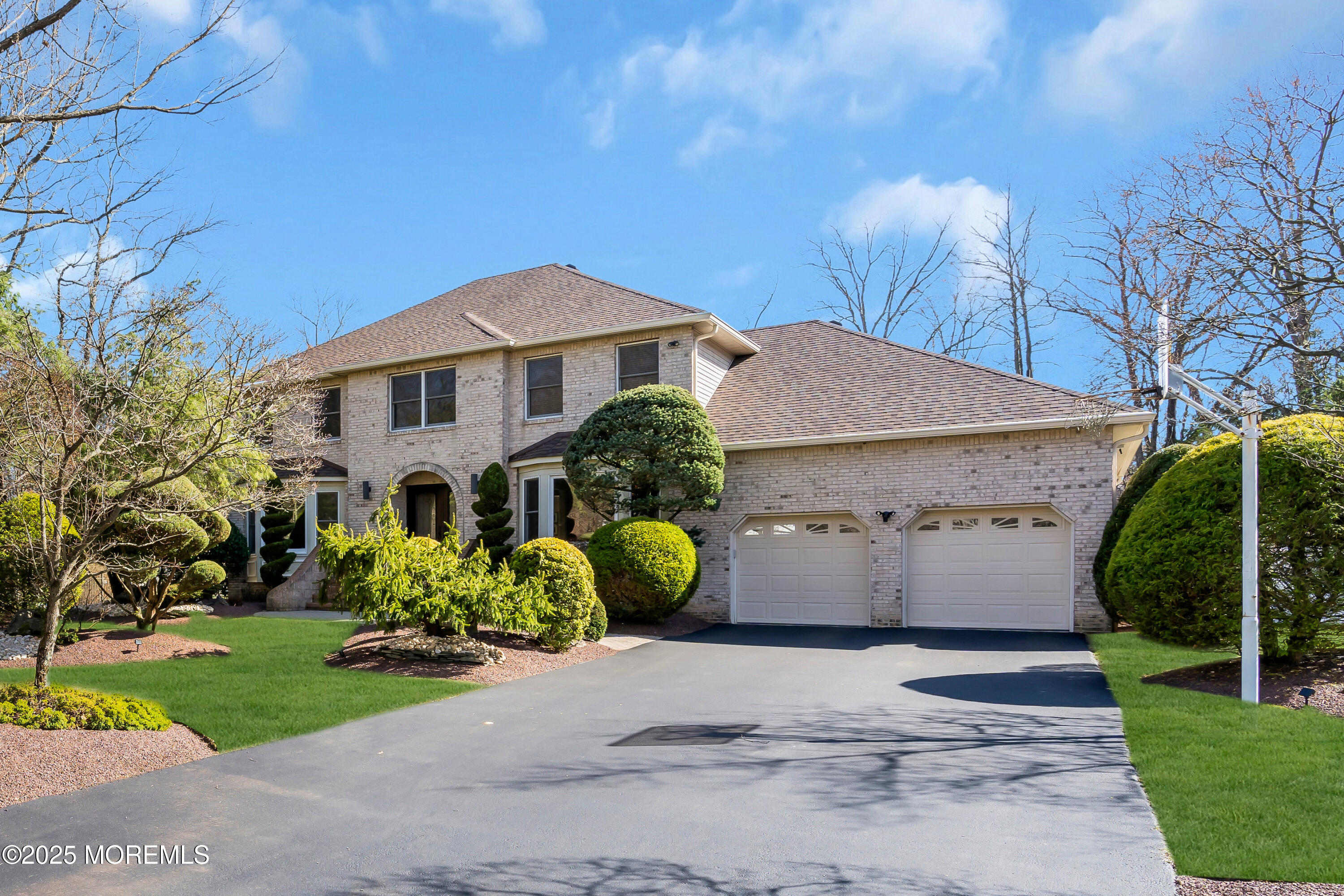47 Oxford Road, Manalapan, New Jersey image 2