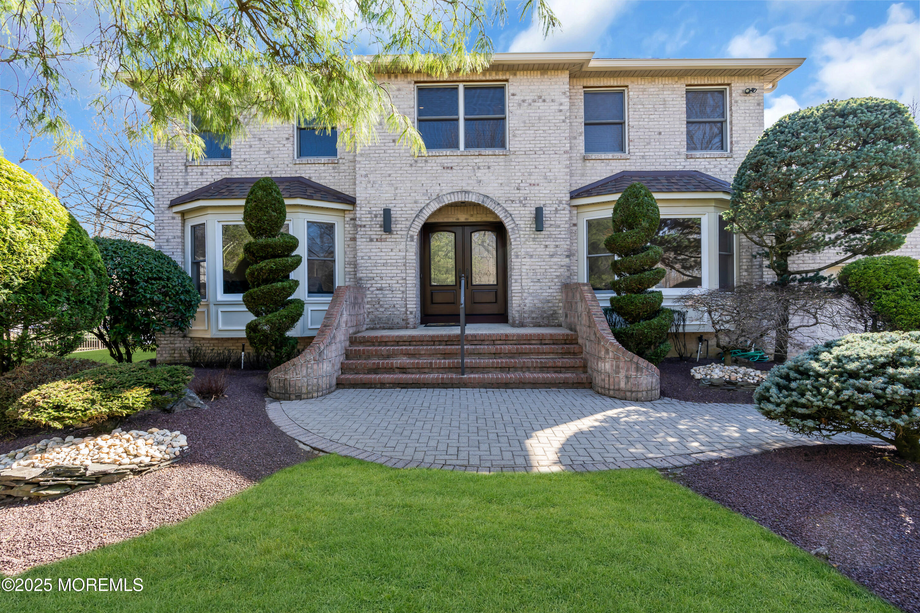 47 Oxford Road, Manalapan, New Jersey image 1