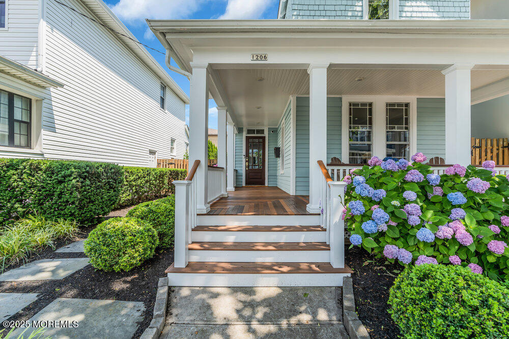 1206 Heck Street