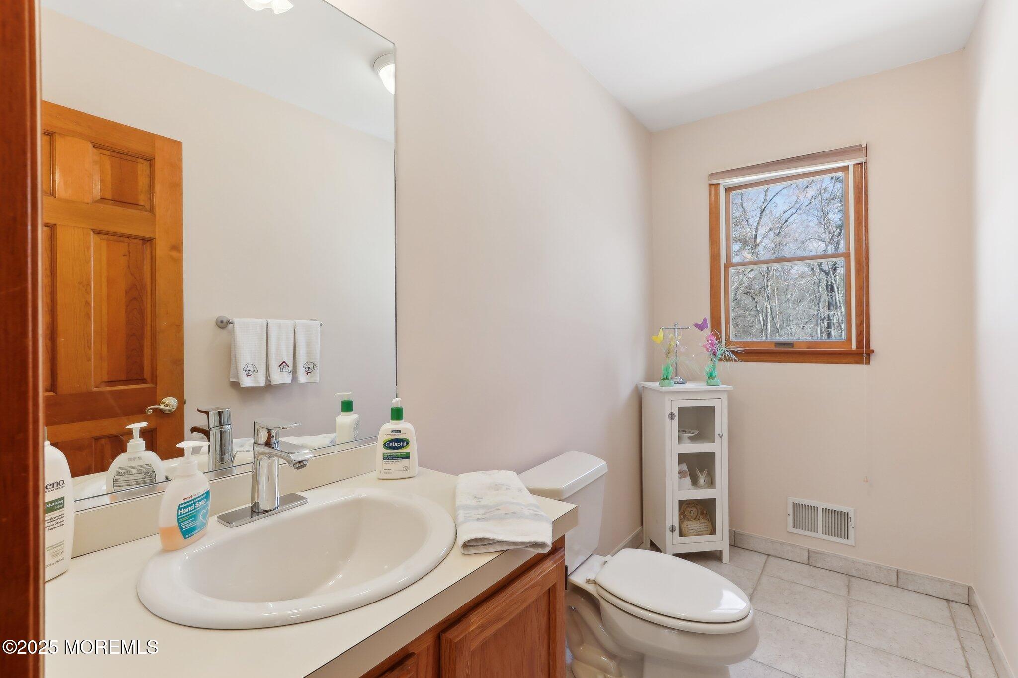 2 Donna Court, Manalapan, New Jersey image 31
