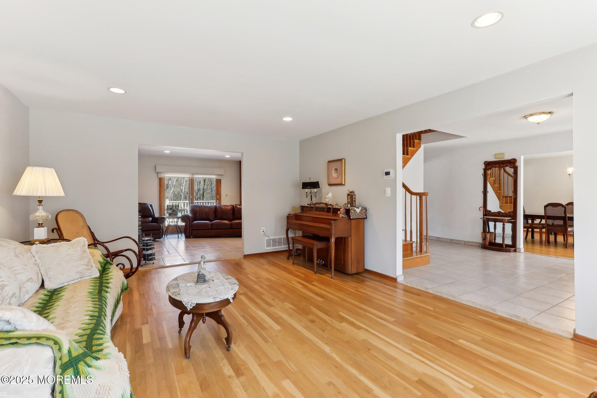 2 Donna Court, Manalapan, New Jersey image 16