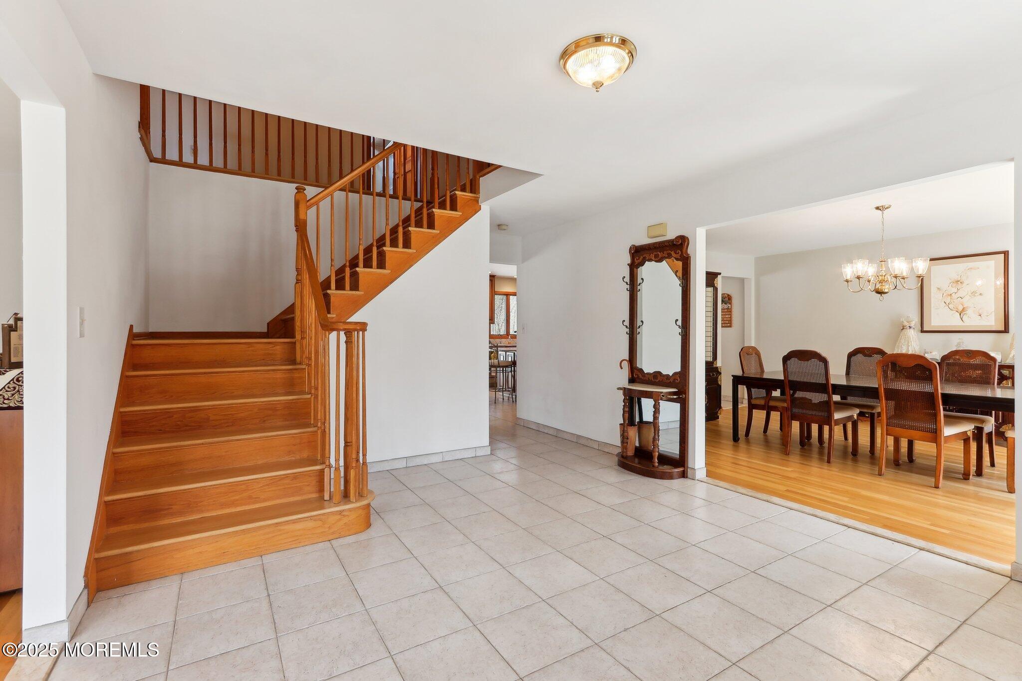 2 Donna Court, Manalapan, New Jersey image 8