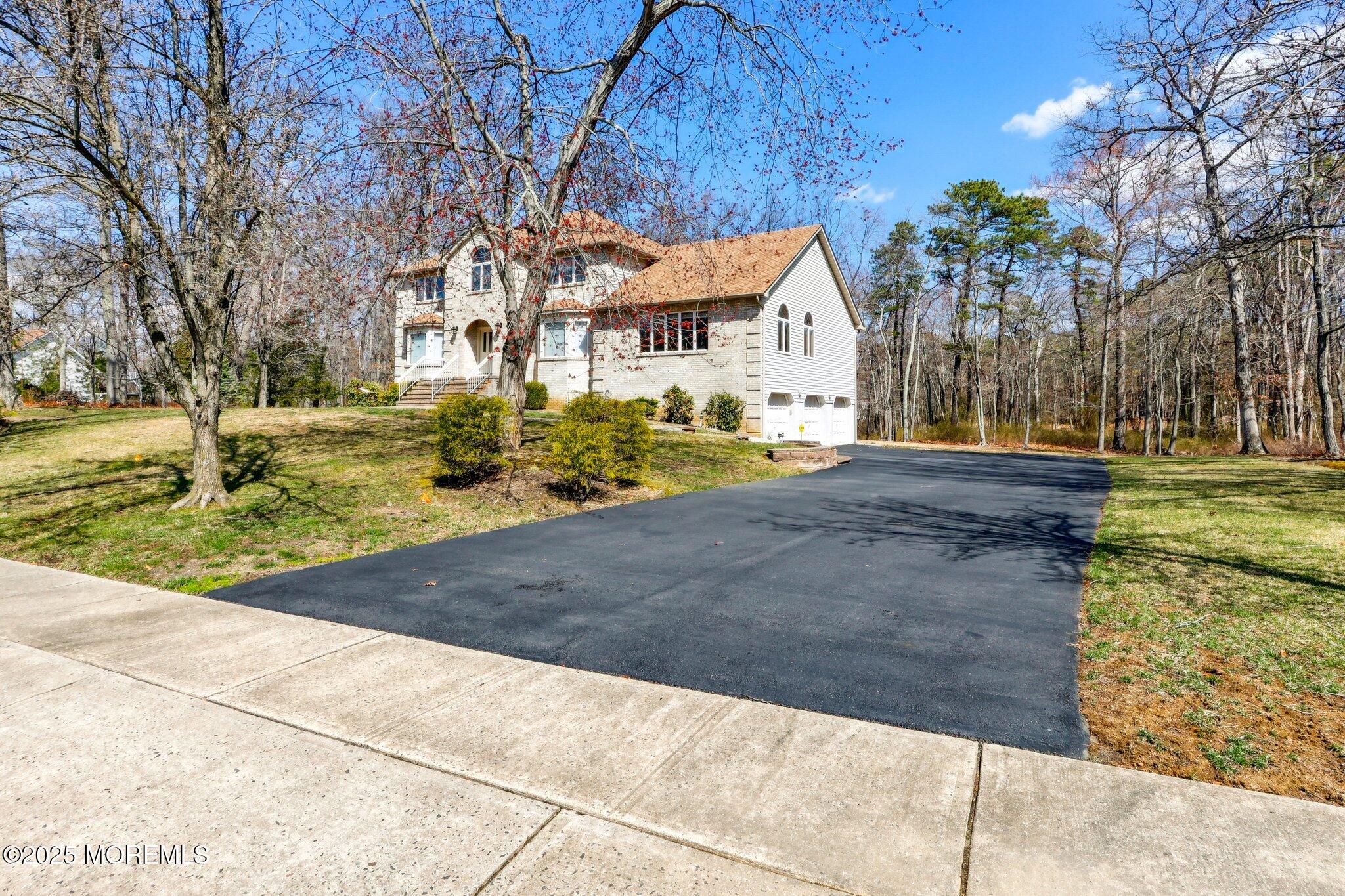 2 Donna Court, Manalapan, New Jersey image 4