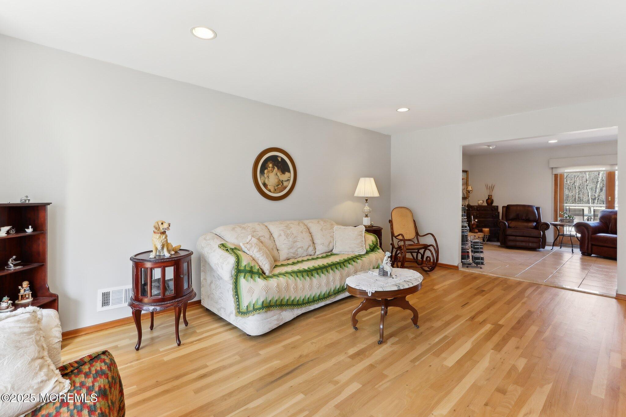 2 Donna Court, Manalapan, New Jersey image 15