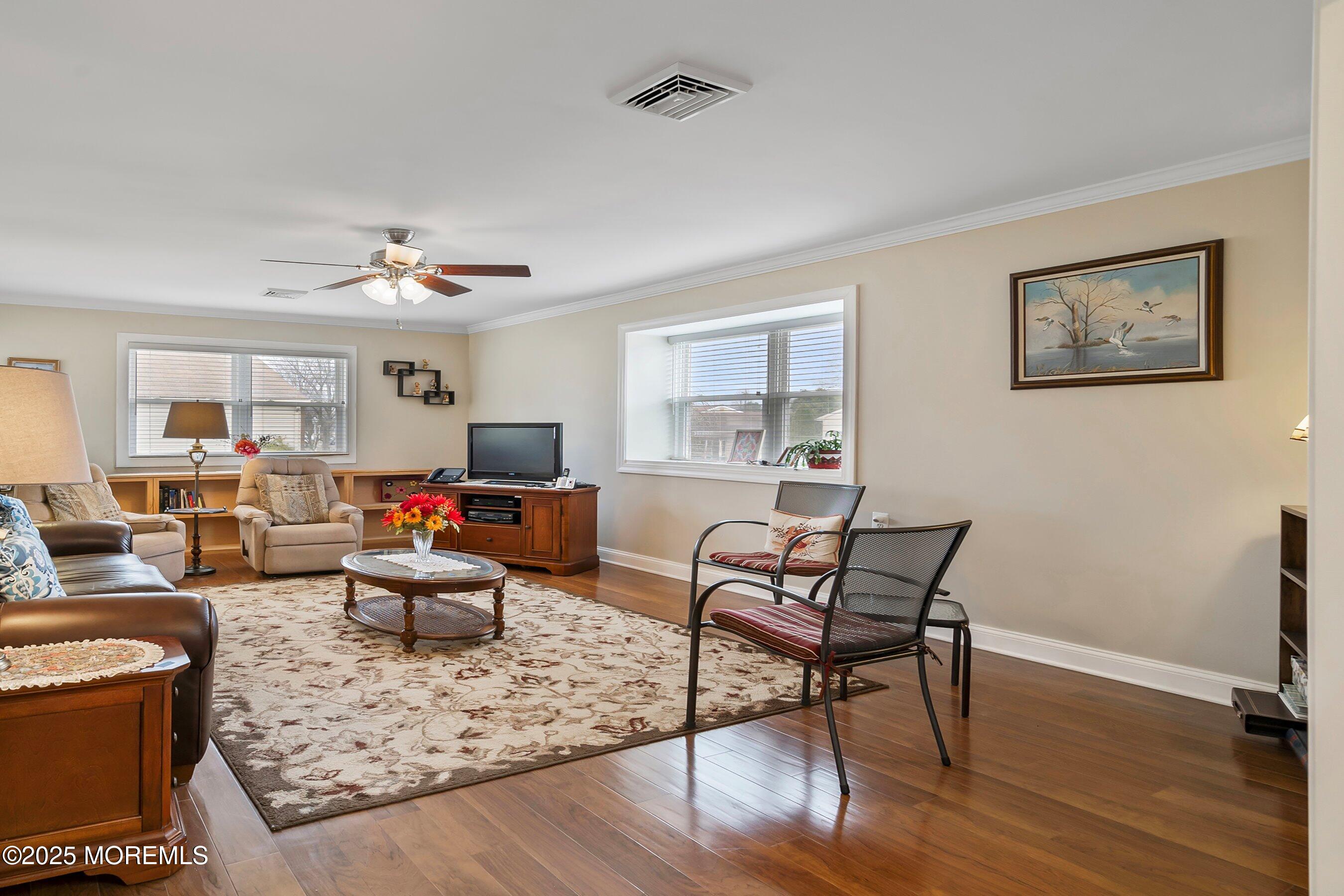 27 Suffolk Way, Marlboro, New Jersey image 6