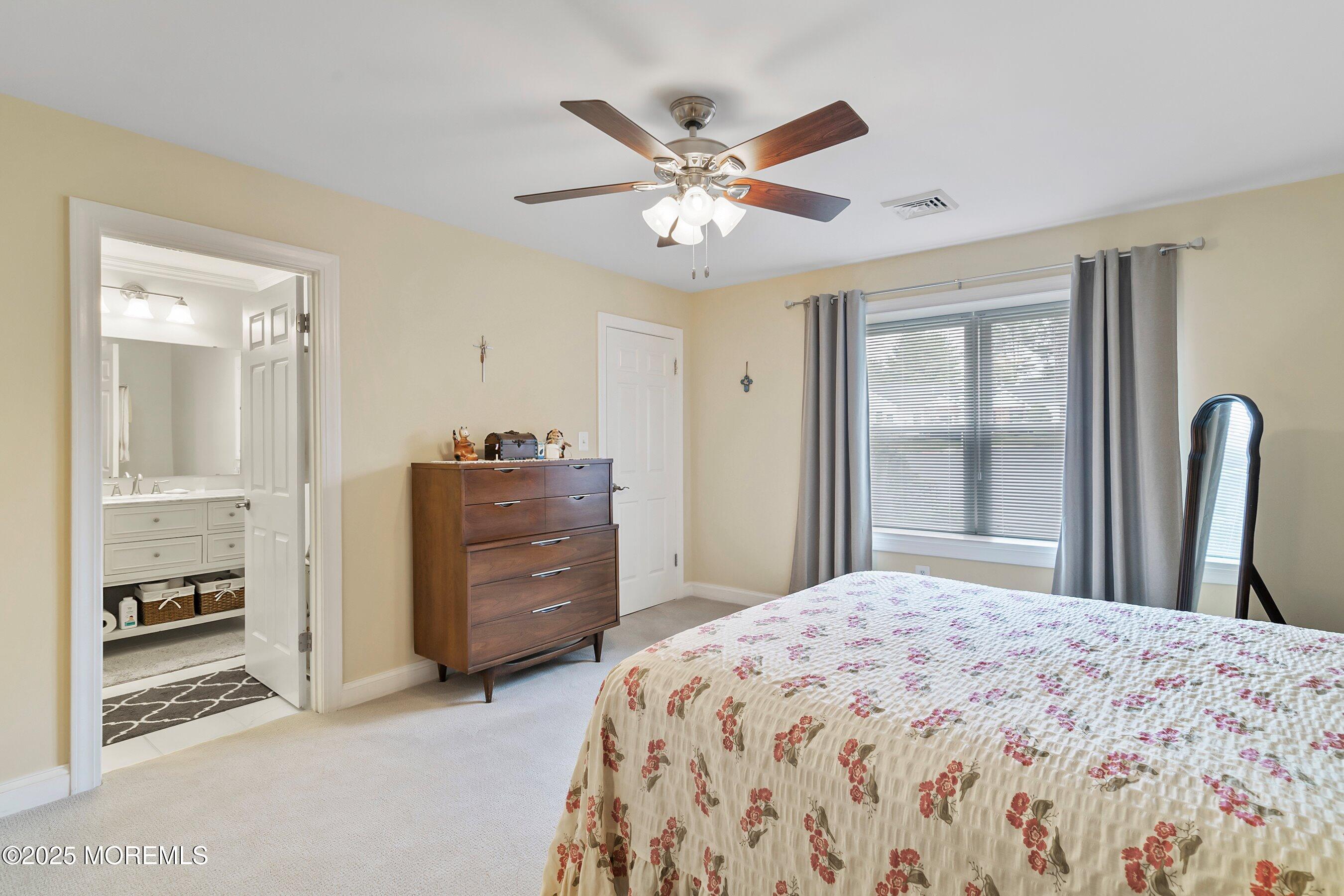 27 Suffolk Way, Marlboro, New Jersey image 14