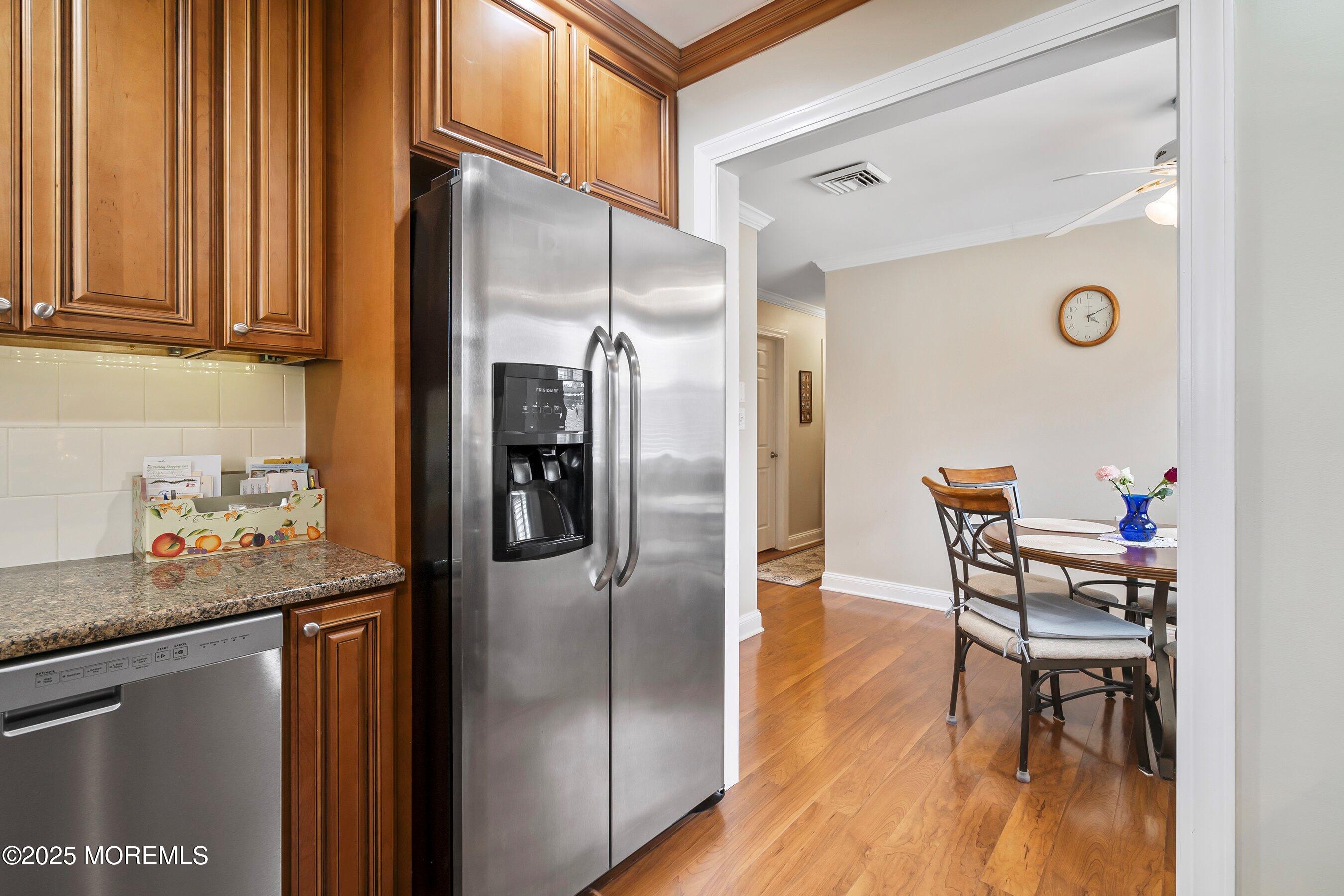 27 Suffolk Way, Marlboro, New Jersey image 10