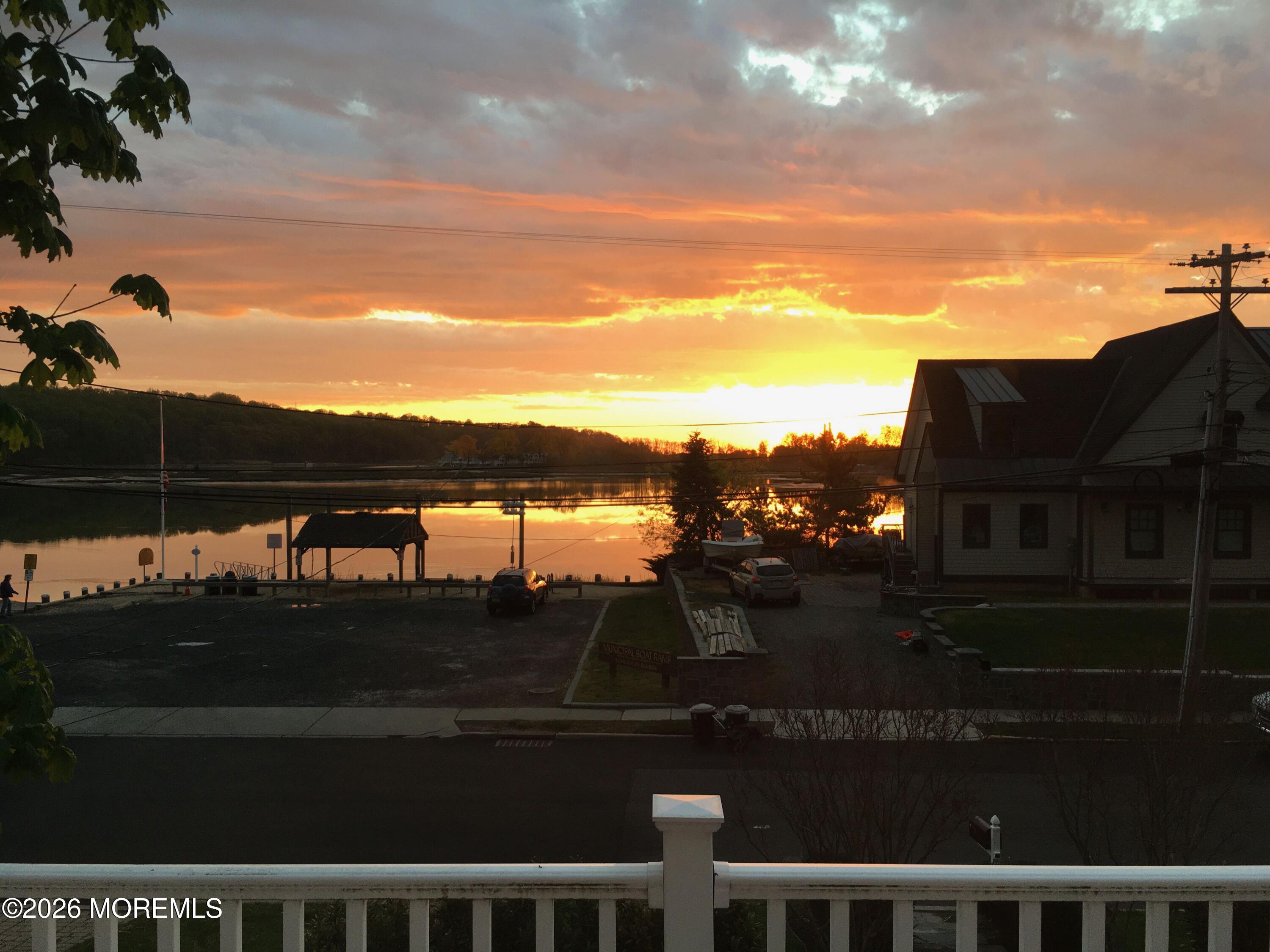 8 Avenue Of Two Rivers