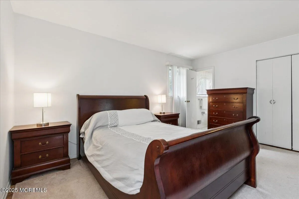 Manalapan, New Jersey 07726, United States, 3 Bedrooms Bedrooms, ,2 BathroomsBathrooms,Residential,Pending,200936