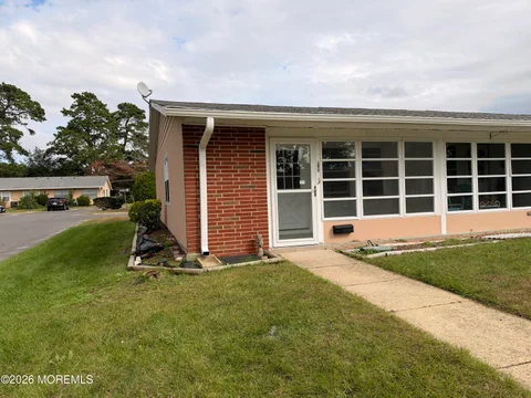 670A New Castle Court, Lakewood, NJ 08701 - #: 22631336
