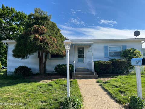 Homes For Sale - 614 Jerome Place<br/> Freehold, NJ 07728