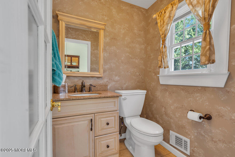 38 Jennifer Drive, Red Bank, New Jersey image 38