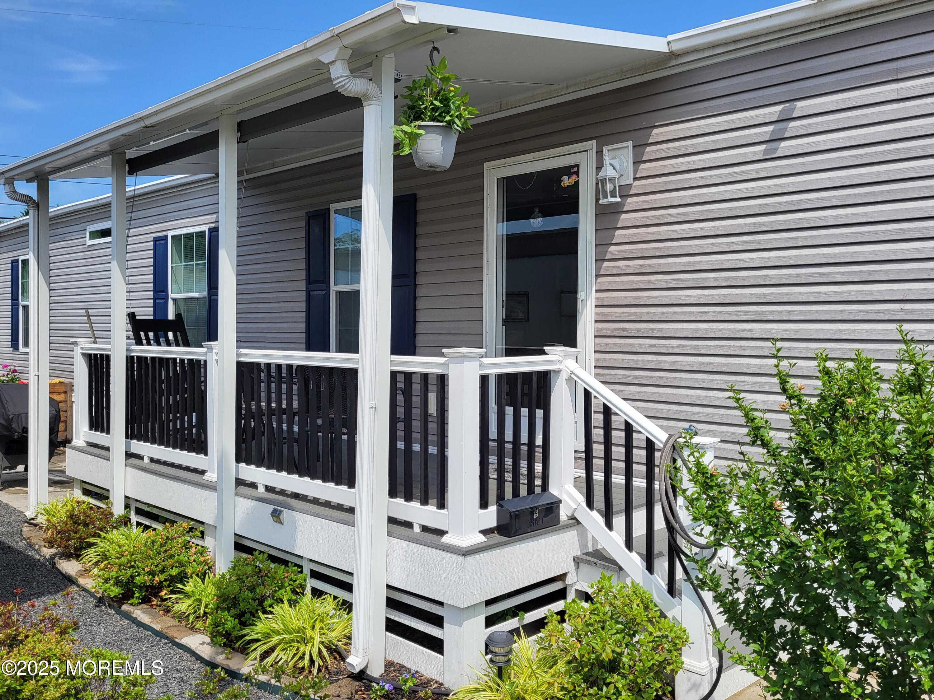9 Shorehaven Road, Hazlet, New Jersey image 1