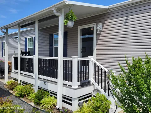 MLS: 22508951