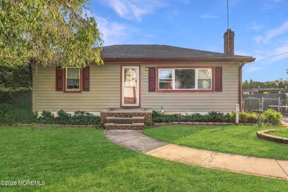 371 Sweetbriar Street Keyport NJ 07735
