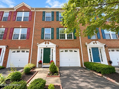 Townhouse For Rent - 61 Saxton Road<br/> Farmingdale, NJ 07727