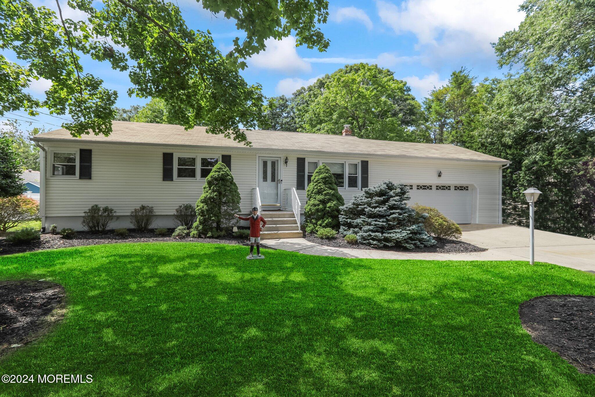 View Oakhurst, NJ 07755 house