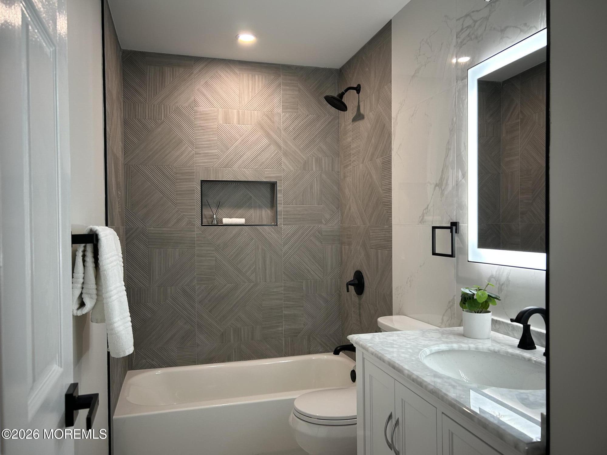 1035C Aberdeen Drive